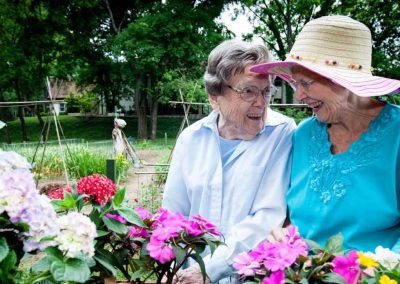 Why Moving to Independent Living This Summer Is the Perfect Option for Today’s Active Senior