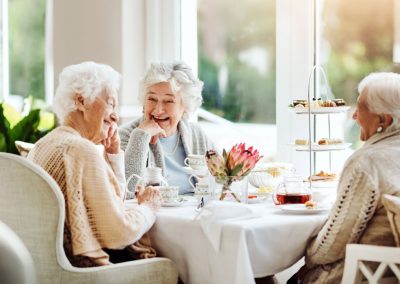 A Simple Guide to Making New Friends in Senior Living