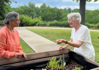 How Memory Support Day Programs Give Family Caregivers the Respite They Deserve 