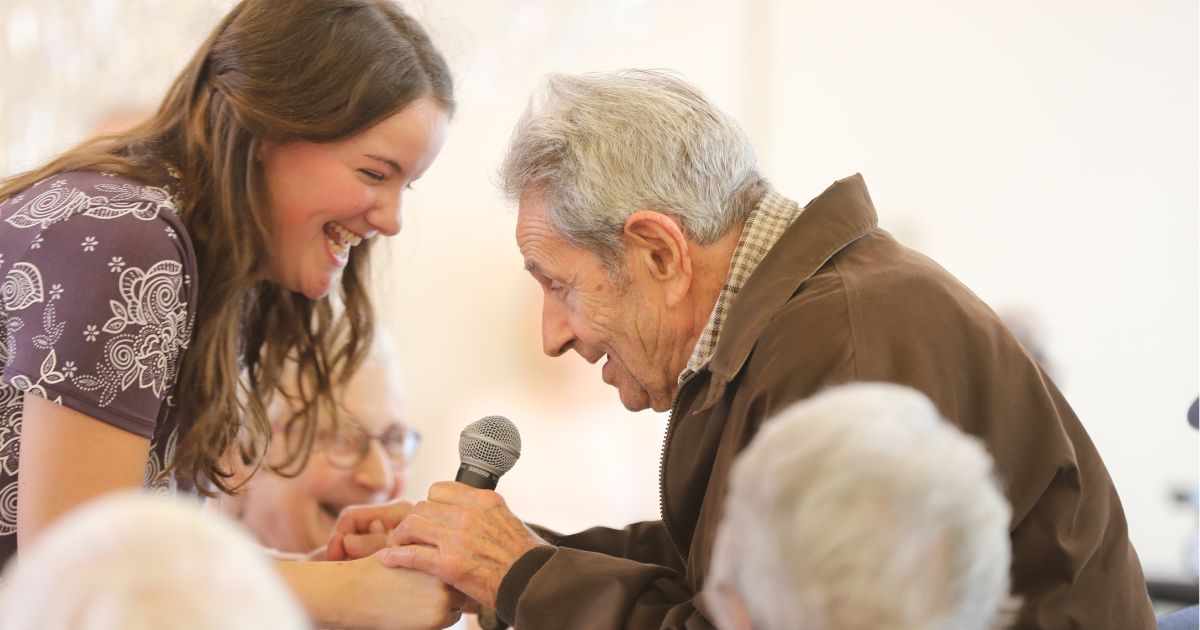 How To Communicate With Someone With Dementia